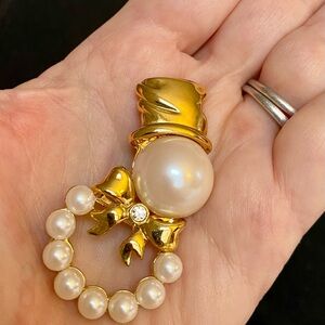 Rare Marvella Pearls & Rhinestone Holiday Snowman Larger Pin / Brooch GLISTENS